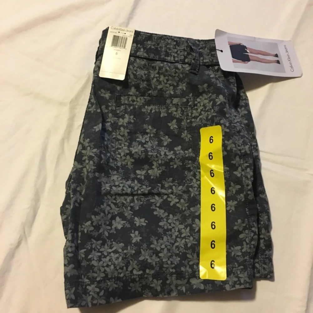 Calvin Klein Shorts - Picture 4 of 6
